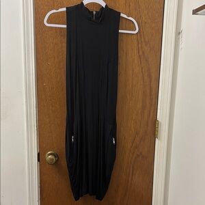 Chic Black Sleeveless Midi Dress